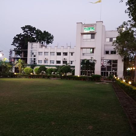 Oyo 24916 Hotel Aquatic Palace Kalyani Exterior foto